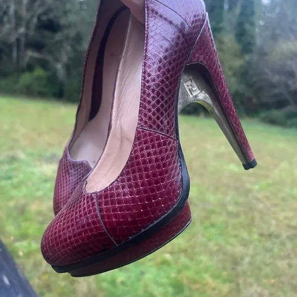 FENDI Burgundy Red Snakeskin Leather Gold Platforms Heels Pumps Rare - Picture 13 of 16